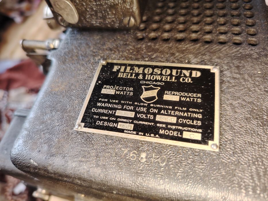 Proiector film Bell & Howell Anii 40