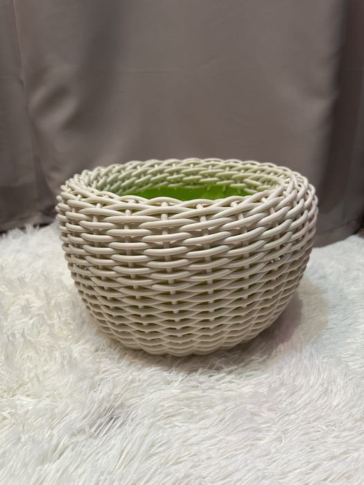 Продам Кашпо ручной работы.