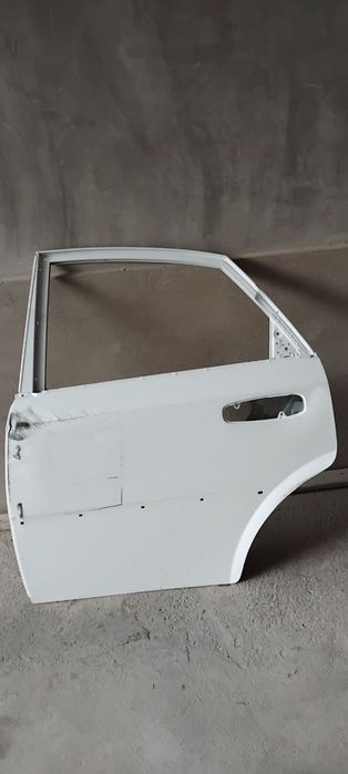 Jentra orqa chap eshik sotiladi