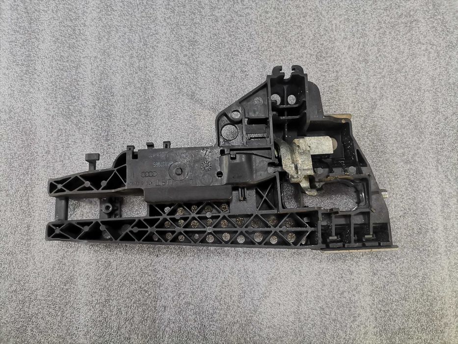 Оригинал Предна Лява Основа за Дръжка Audi A6 A7 A8 4H1837885