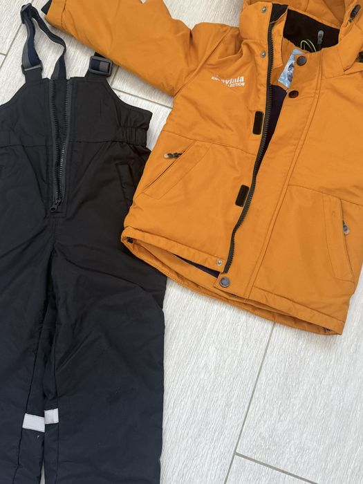 Продам детский весенний костюм