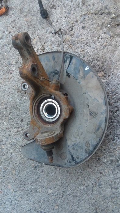 Хонда Цр-в 2 Honda Cr-v 2.2CDTI предни/ задни шенкели/ главини/ шенкел