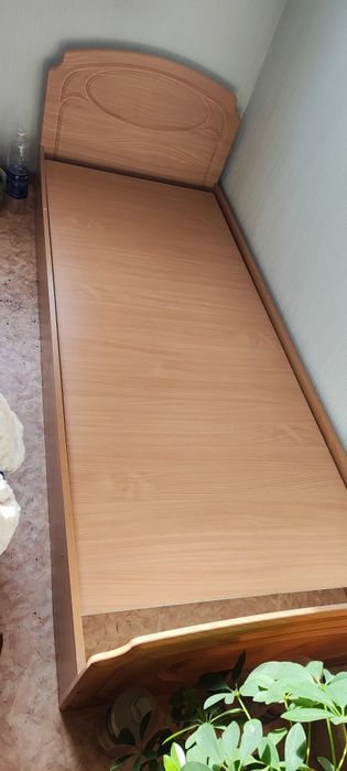 Кровать односпалка.