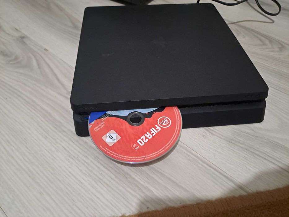 Vand ps4 fuctioneaza perfect vand pentru ca nu mai folosesc