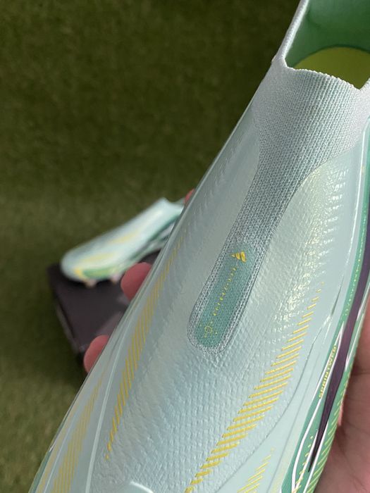 Ghete fotbal F50 Laceless LL Elite FG