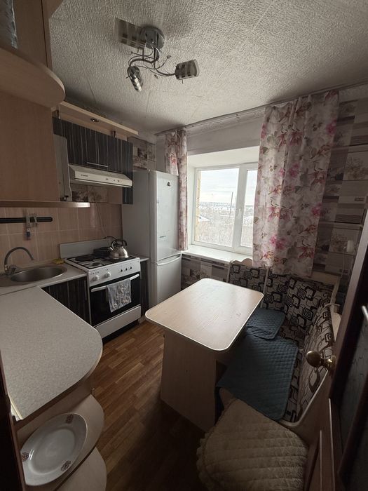 Продам 2 комн квартиру Джамбула 55