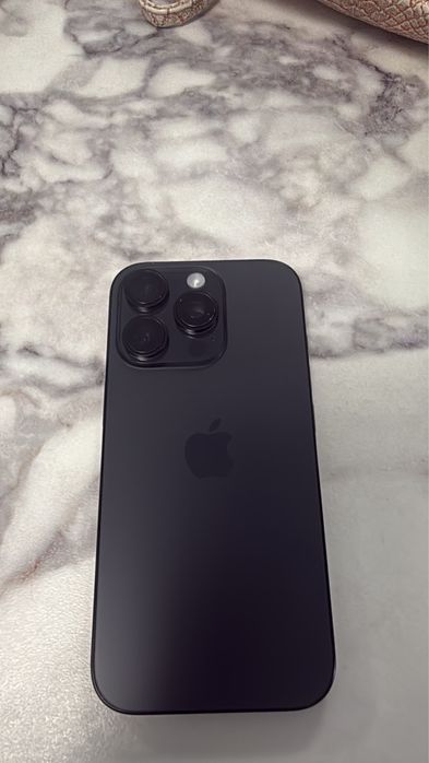 Iphone 16 pro , 256 gb stare foarte buna, schimb cu 2 iphone 15