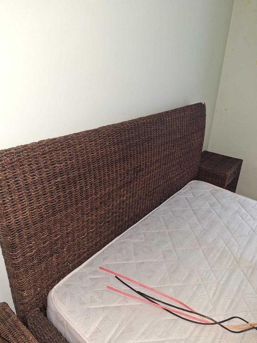 Pat si doua dormiere din ratan