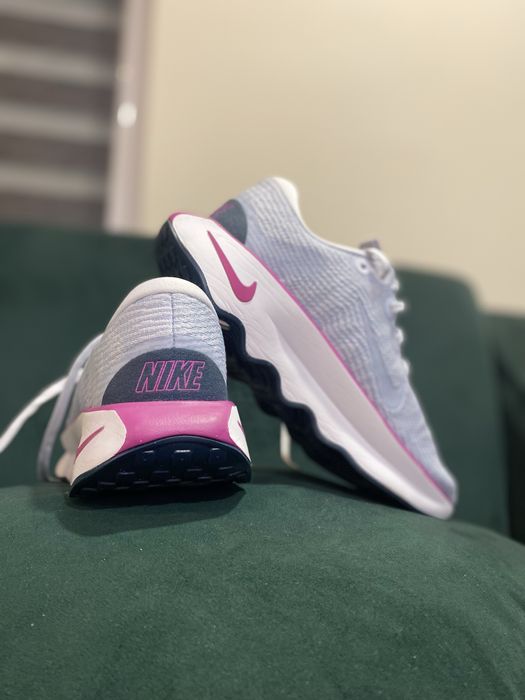 Маратонки Nike motiva