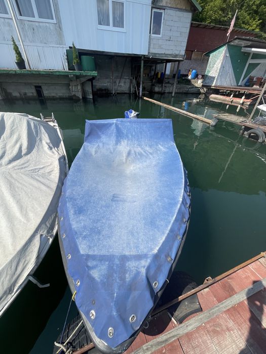 Barca  inmatriculata cu motor si peridoc acte la zi