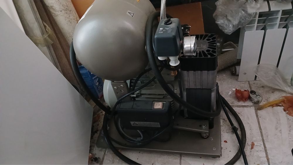 Продаётся компрессор стоматологический