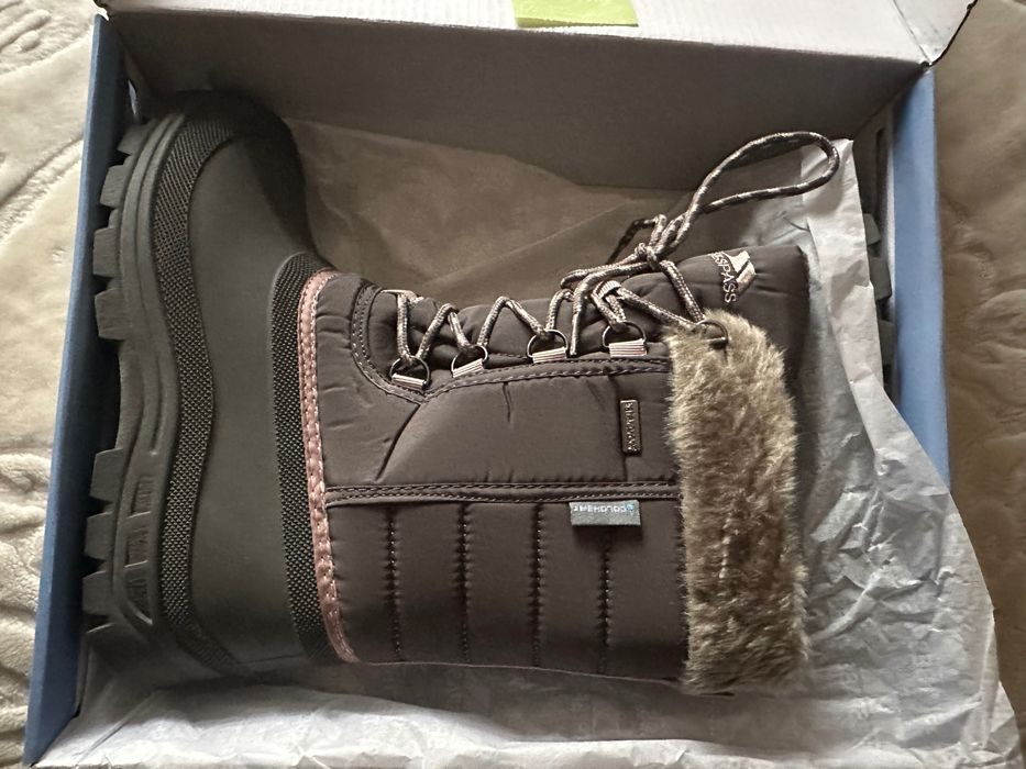 Ботуши TRESPASS непромокаеми чисто нови с етикет.