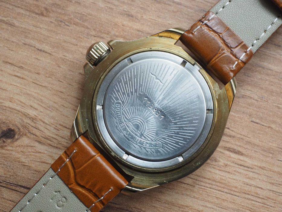 Ceas sovietic mecanic Vostok ZAZ Tavria, funcțional, rezistent la apă