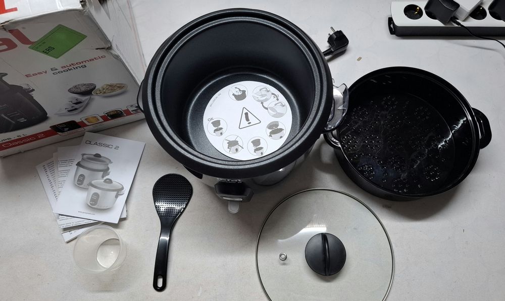 Оризовар Tefal RK103811, 600W, Капацитет 5 л, Функция за загряване, Готвене на пара