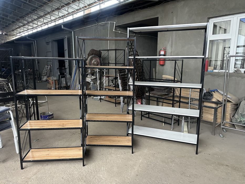 Loft parta stelajlar