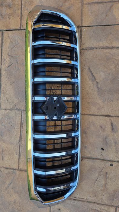 Grilă radiator Suzuki Scross SX4