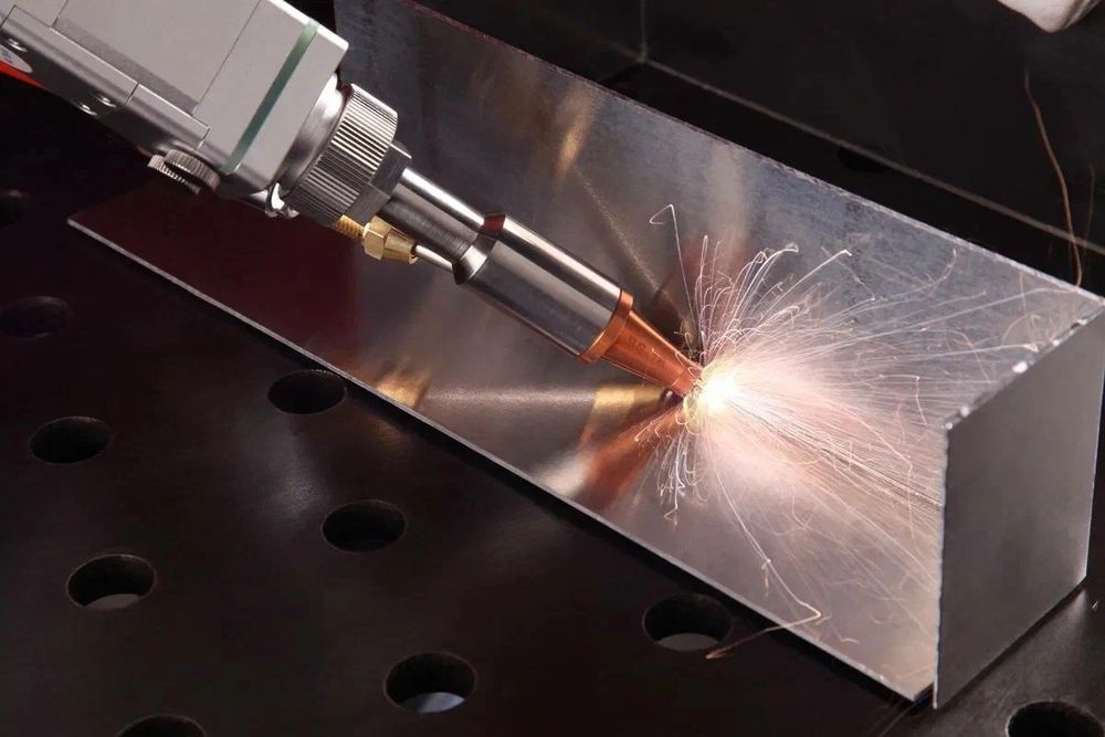 Лазерная сварка хизмати нержавейка алюмин