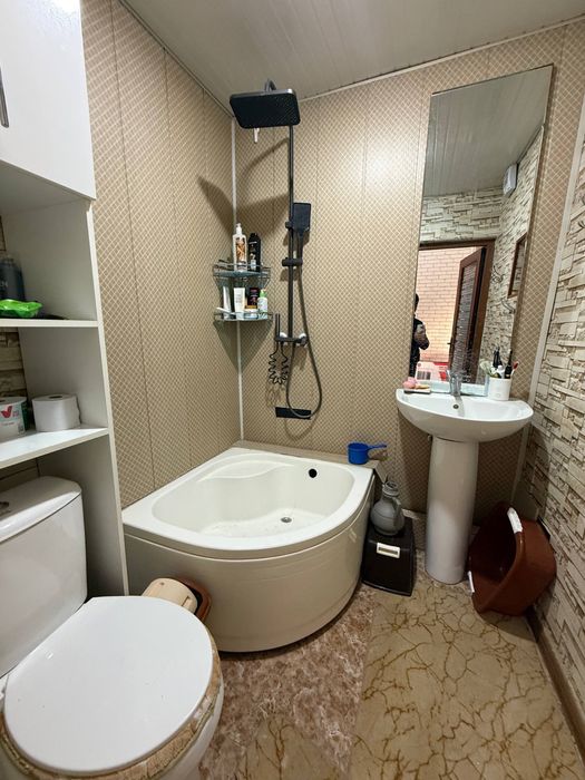 Rublyovkadan 6 sotiqli hovli sotiladi