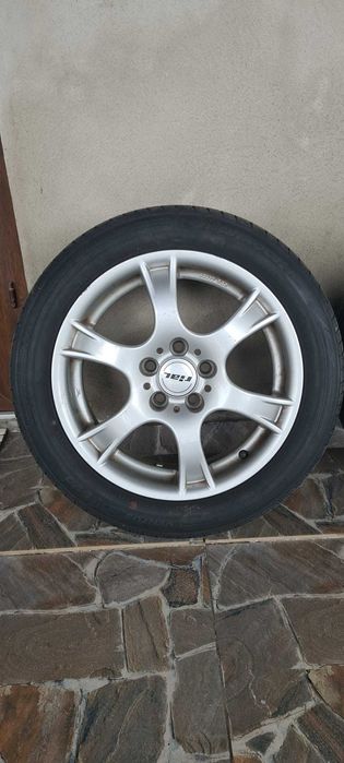 Vând roți + capace de roți pe 16.