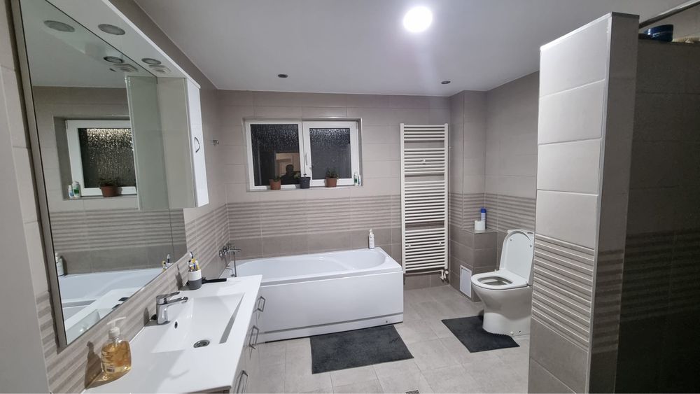 De Vânzare: Casă 208 mp | Teren 660 mp (Dublu Față de Zonă) | Câmpia Turzii