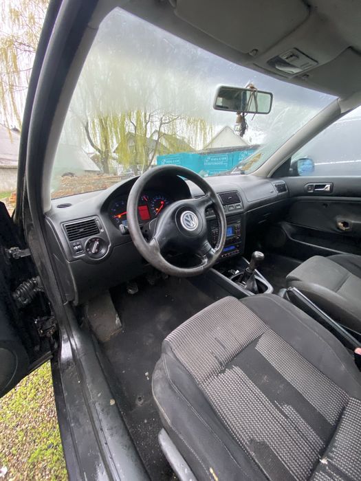 Vand golf 4 1.6 benzina