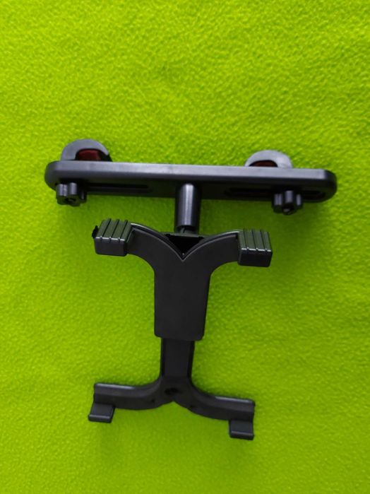 Suport auto universal pentru tableta / telefon, cu fixare la tetiera