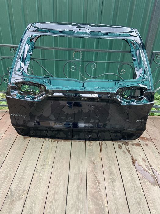 продам дверь богажника РАВ 4 .