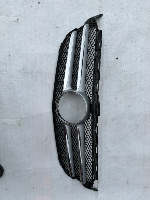 Grilă radiator mercedes c class w205.cod:a2058800183.