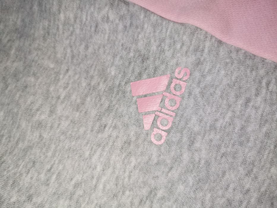 Спортен комплект за момиче ADIDAS LK GFX HDY SET