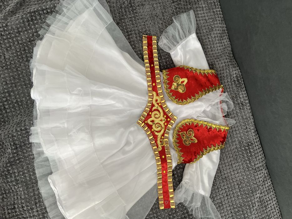 Сдаю в аренду платья национальные и головные уборы