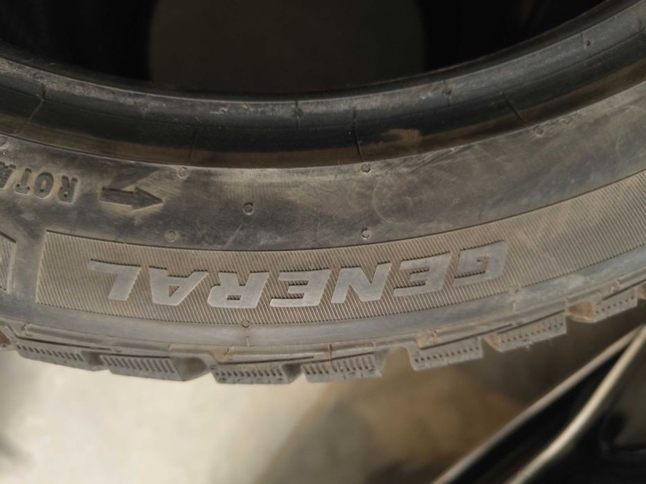 Зимна гума General 235/45/18