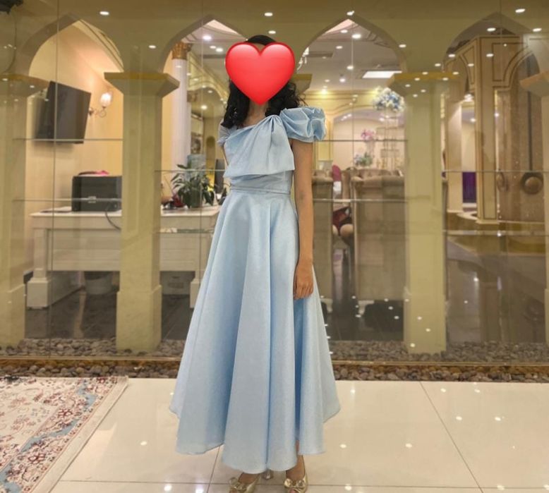 Нарядное красивое платье