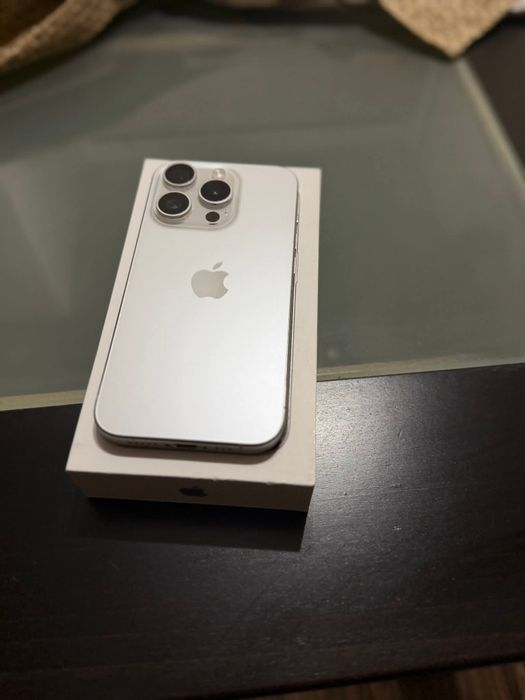 Iphone 15 pro-128gb E sim