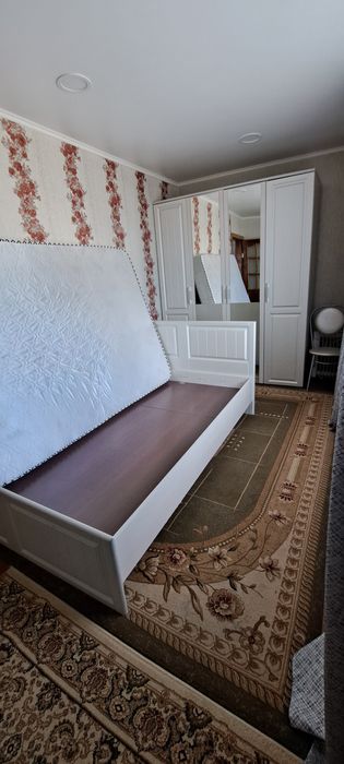 Продам спальный гарнитур