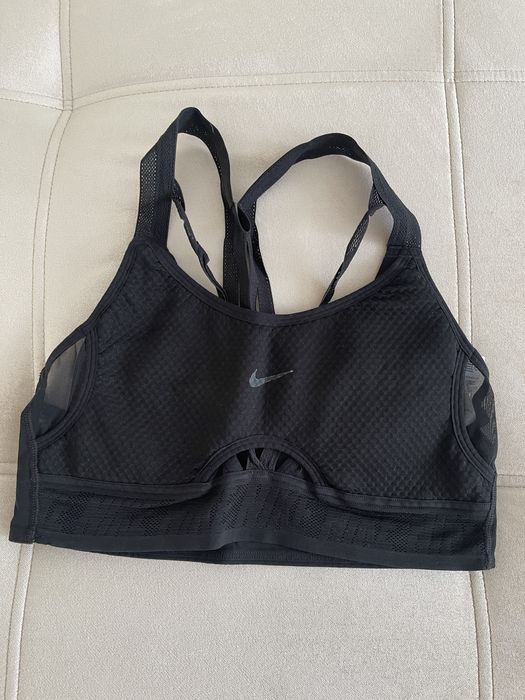 Спортивная женская одежда