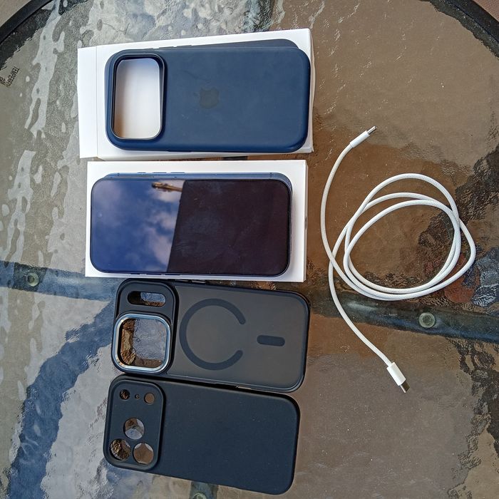 Iphone 17 pro blue
