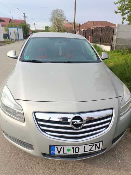 Vând sau schimb Opel insignia