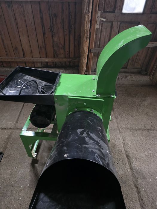 Vând presă de peleți ,moară cu ciocănele  si rumeguș!