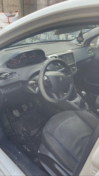 Peugeot 208 2016