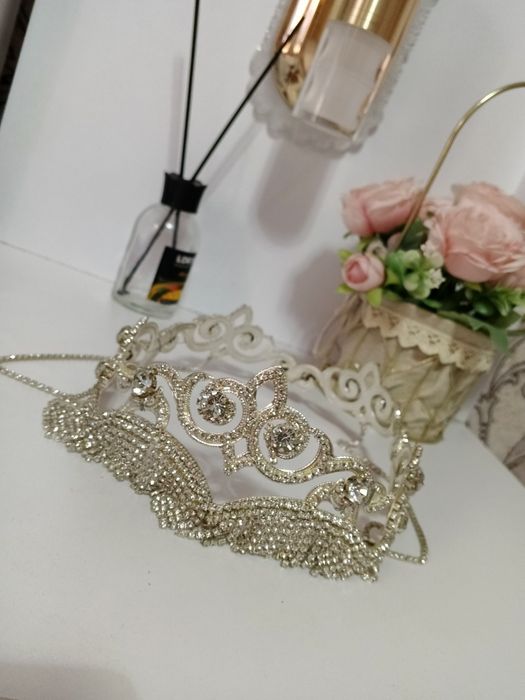 Asal diadema Kumush rang, rangi qorayib ketmaydi. Atigi 80000 soʻn