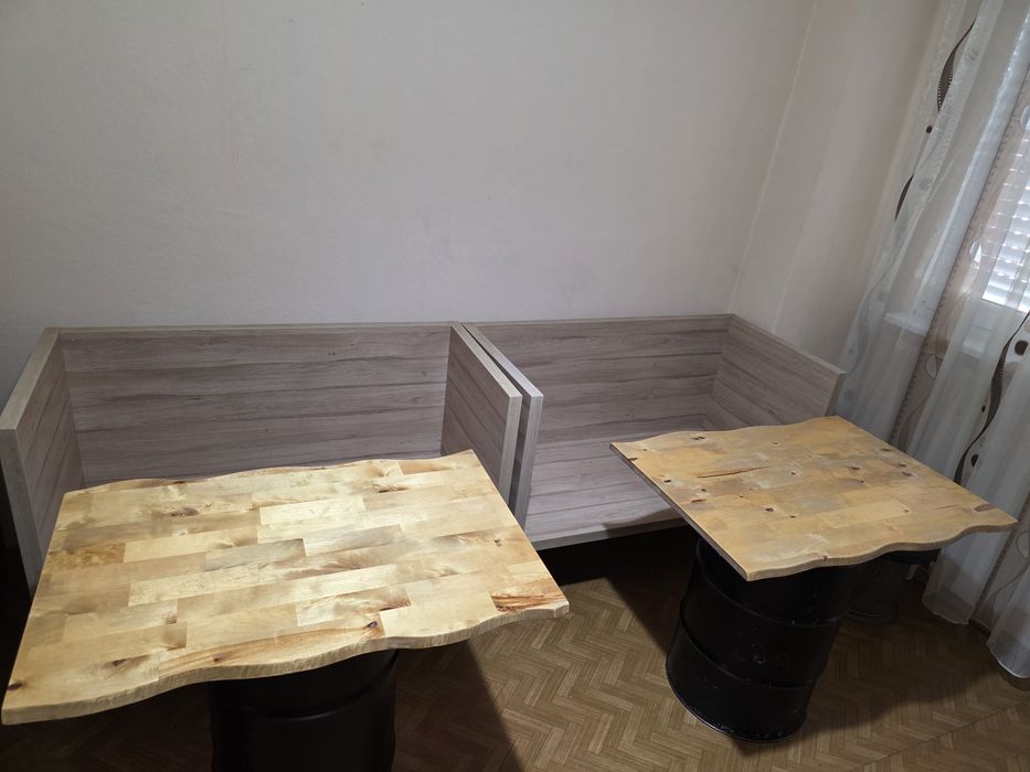 Маси и столове, ръчно изработени с естествени плотове