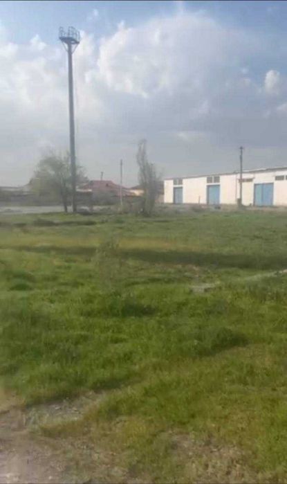 Юкоричирчик р-н.Саксон ота.Продам 1.5га под производство или коттеджи.