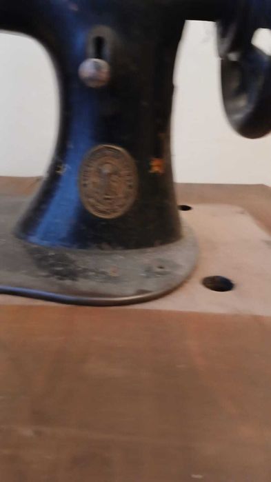 Продам швейную машинку ZINGER