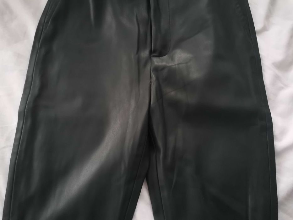 Pantaloni verzi Zara marimea XS