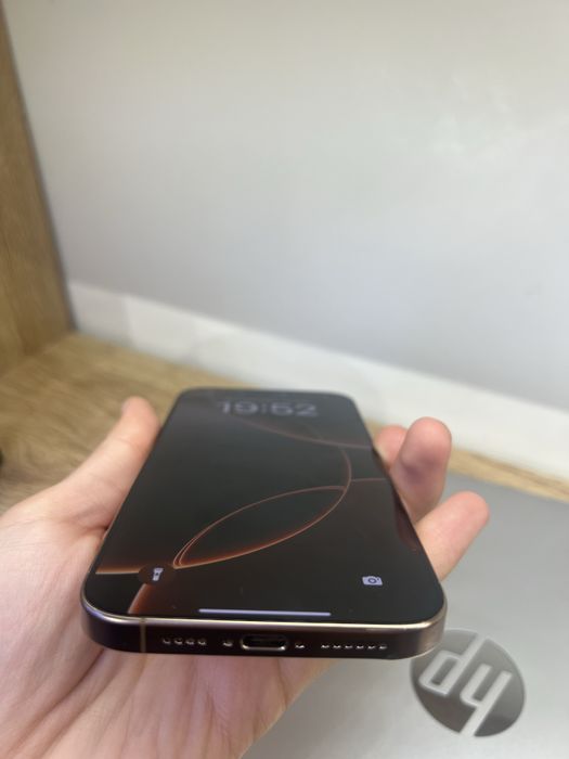Iphone 16 pro max desert