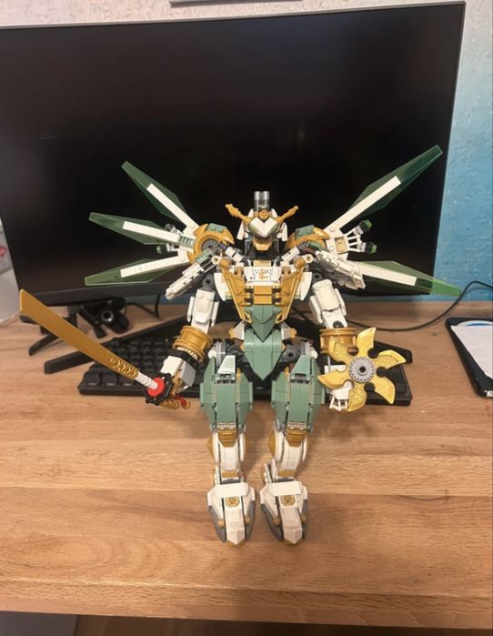 LEGO Ninjago Lloyd Titan Mech