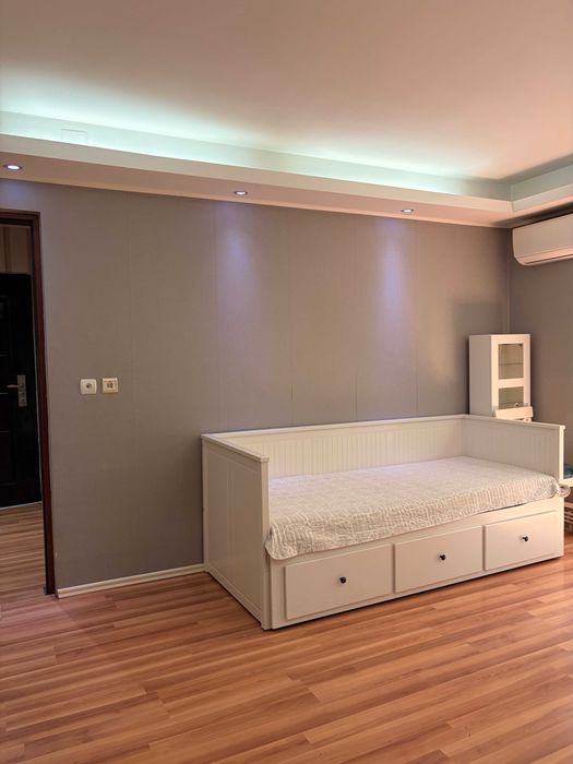Persoană fizică vând apartament 2 camere semidecomandat