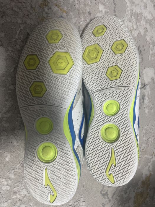 Продам Футзалки joma