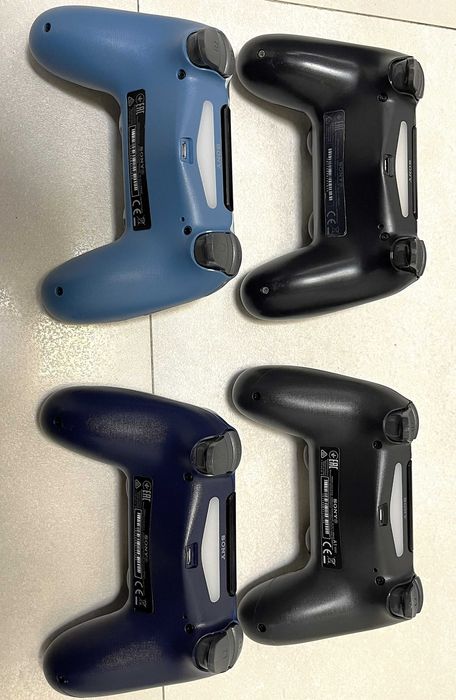 Play Station 4 Slim 500GB + 4 gamepads