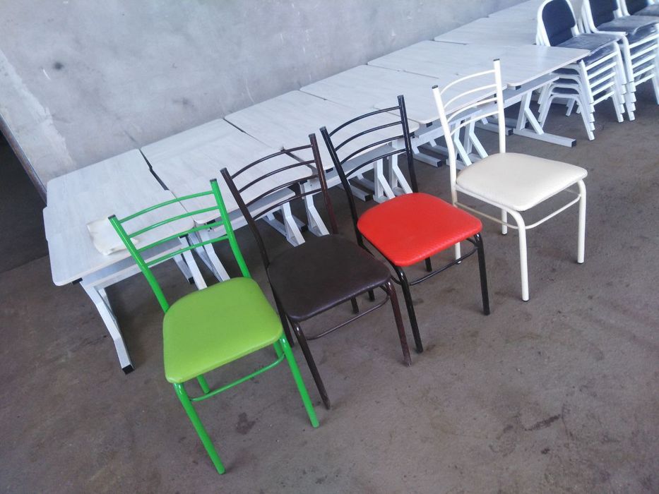 Kuxiniy stol stullar